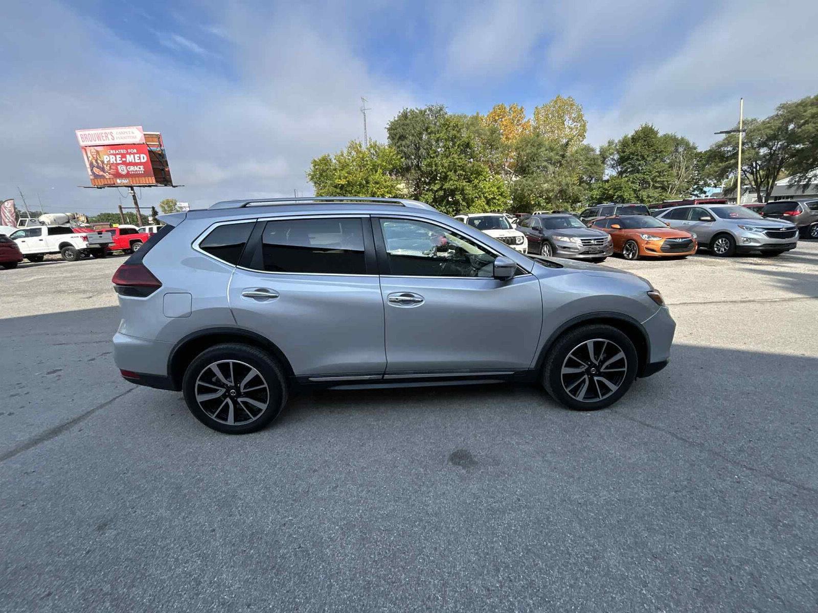 2019 Nissan Rogue SL photo 3