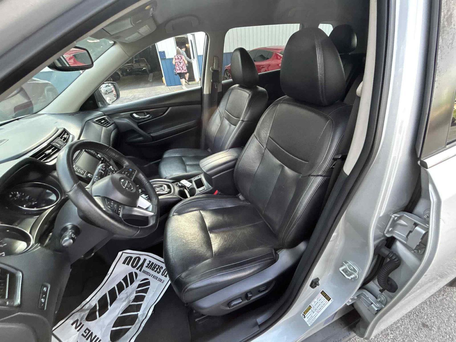 2019 Nissan Rogue SL photo 14