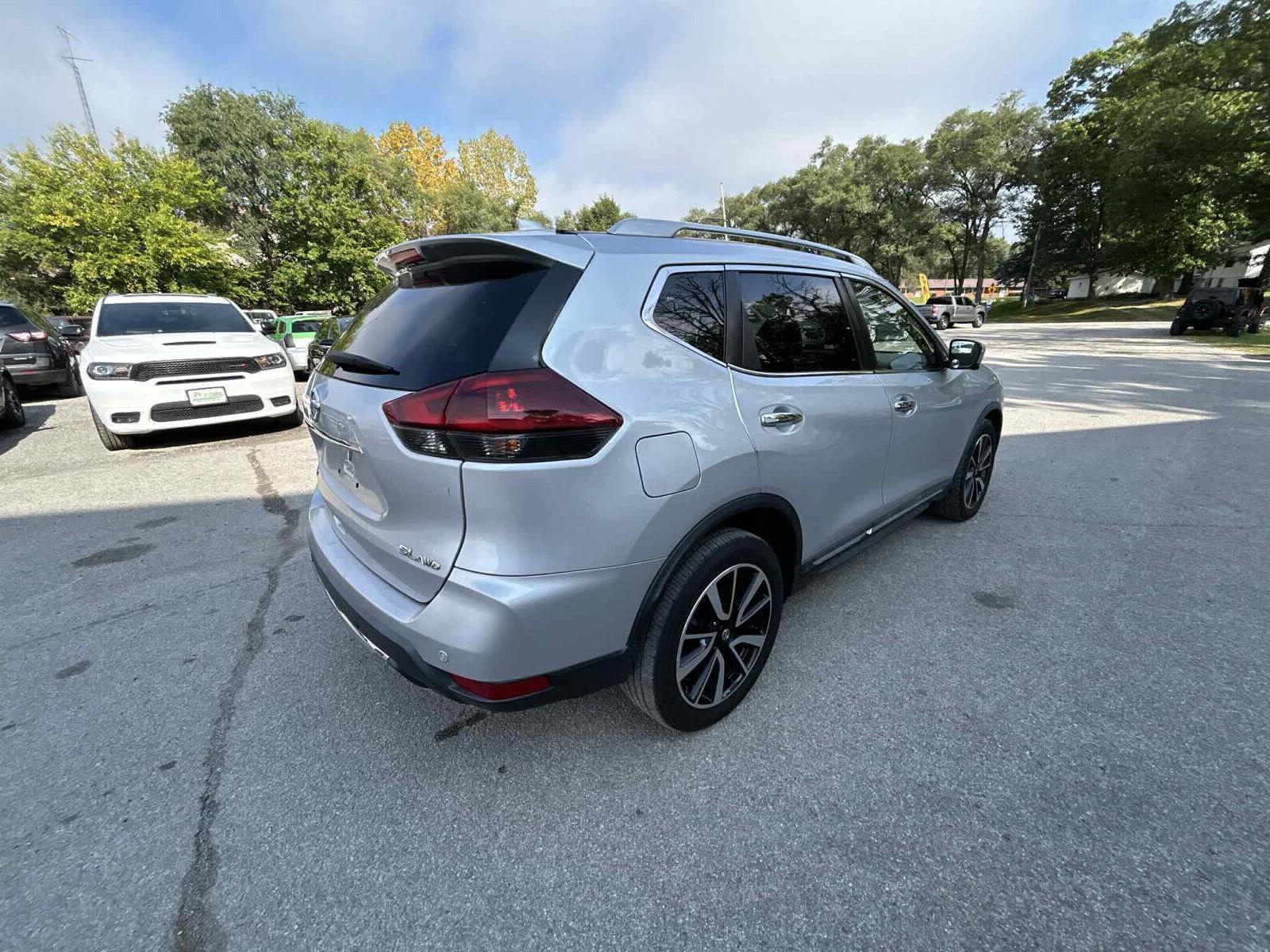 2019 Nissan Rogue SL photo 15