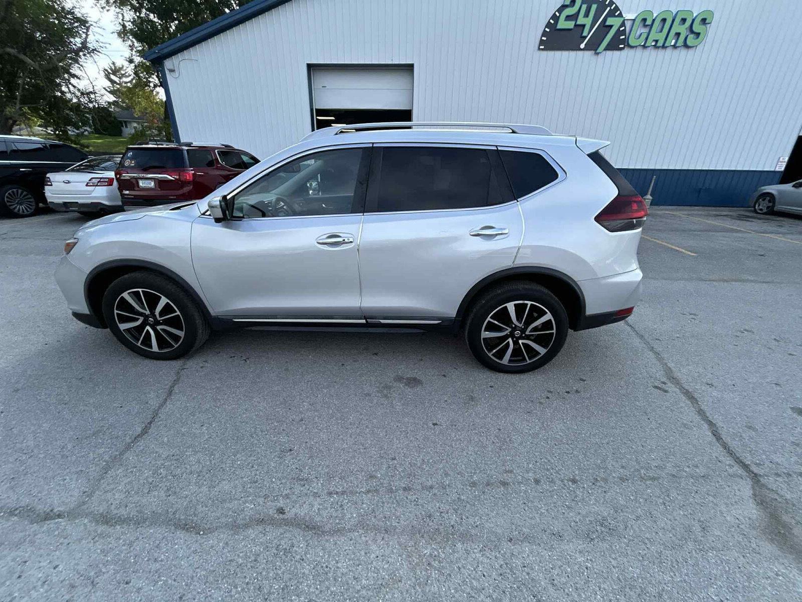 2019 Nissan Rogue SL photo 18