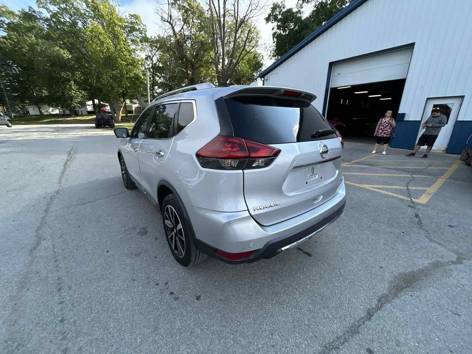 2019 Nissan Rogue SL photo 19