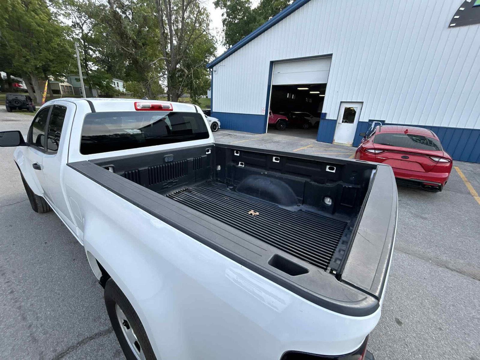 2016 Chevrolet Colorado Work Truck photo 2