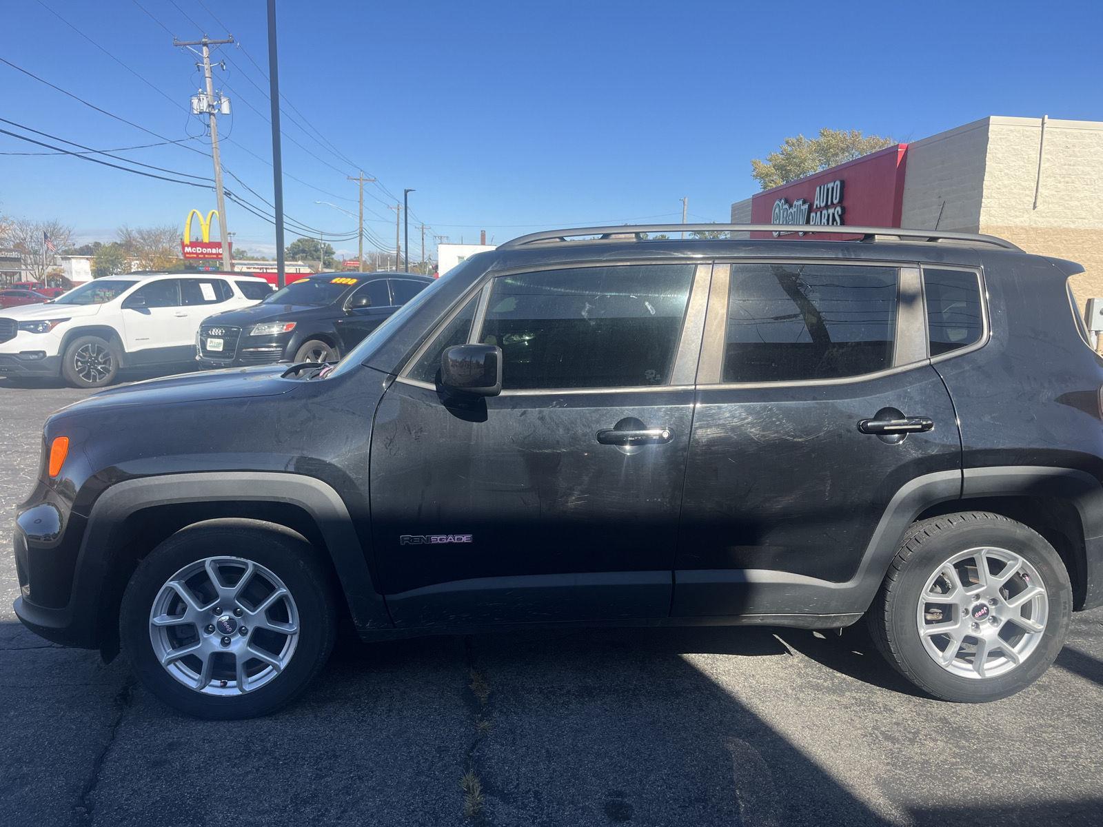 2019 Jeep Renegade Latitude's photo