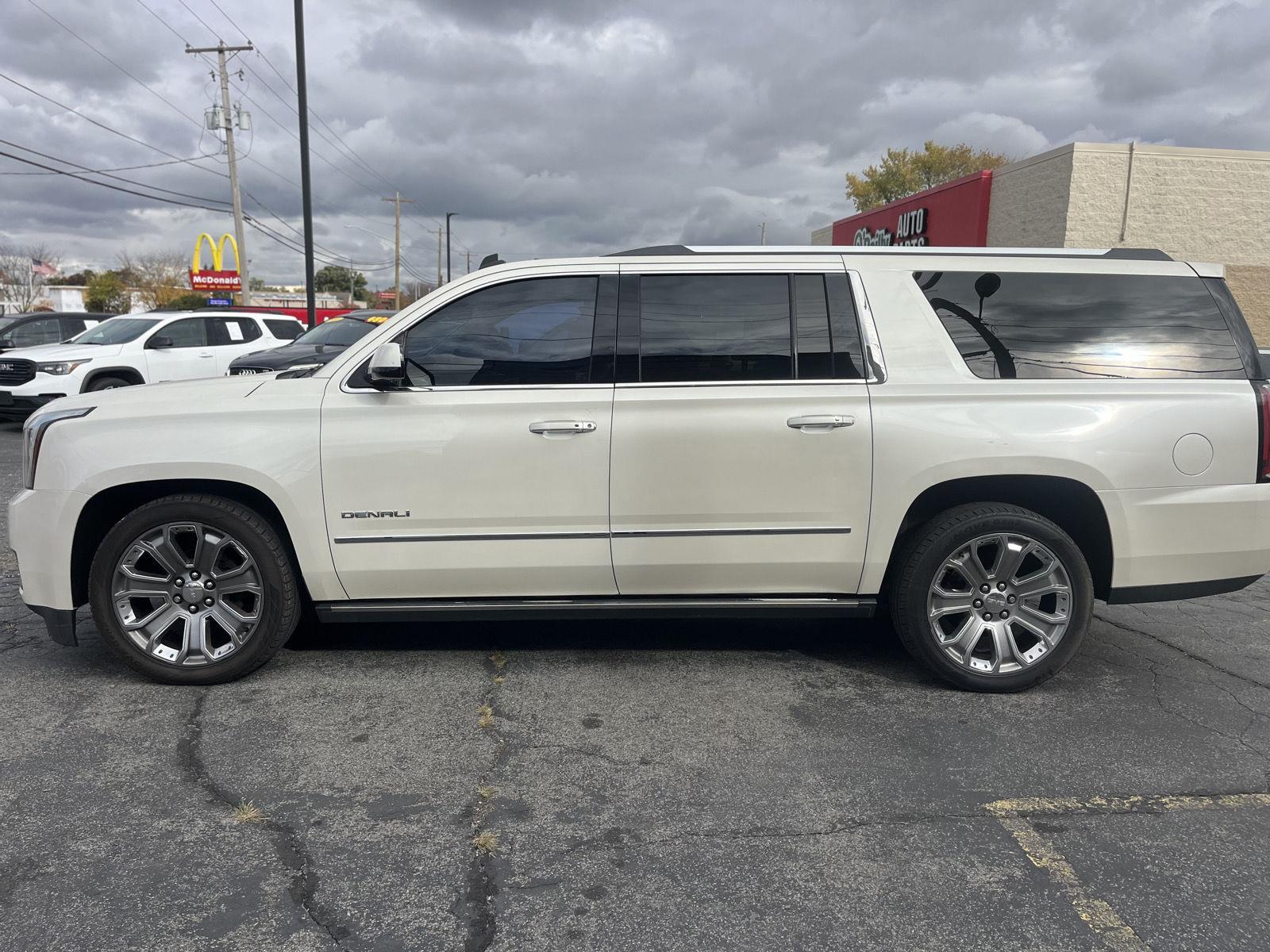 2015 GMC Yukon XL Denali's photo