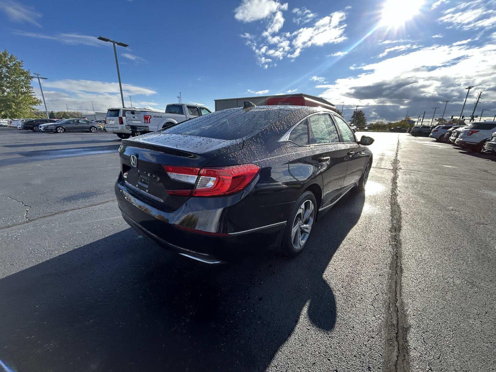 2018 Honda Accord EX's photo