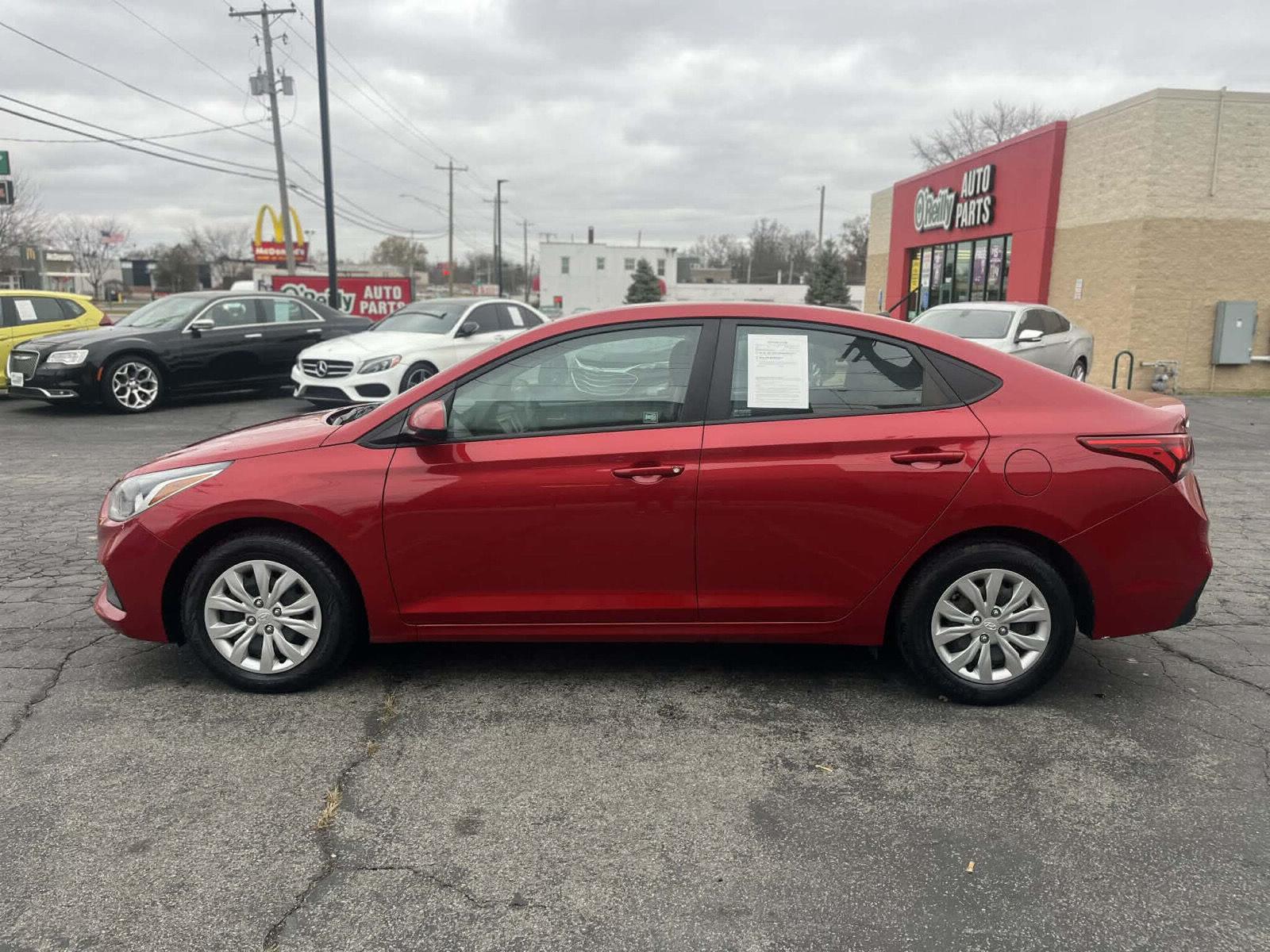 2021 Hyundai Accent SE's photo