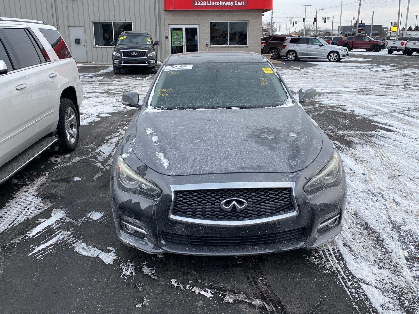 2017 INFINITI Q50 Premium's photo