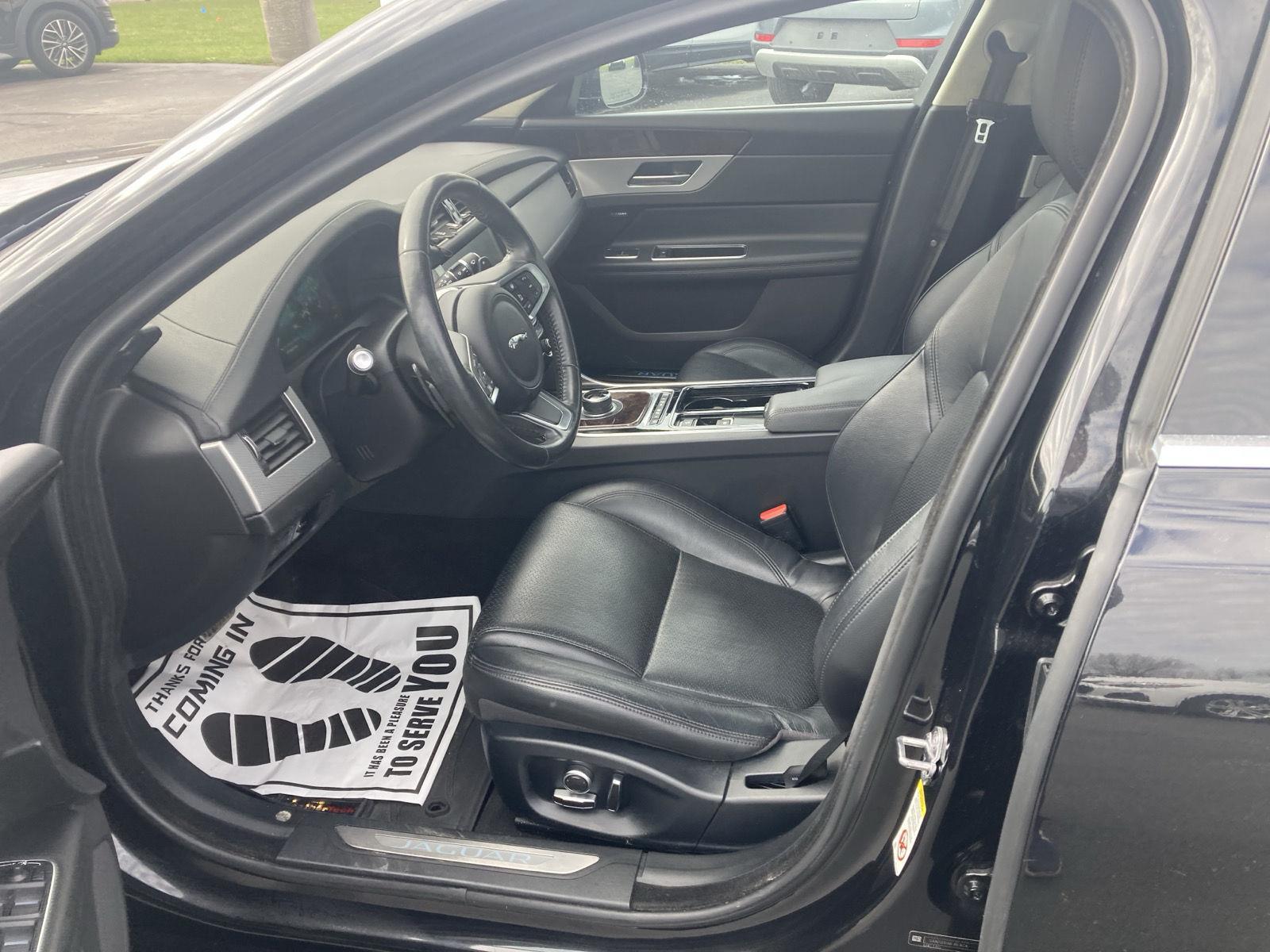 2020 Jaguar XF Prestige - Photo 11