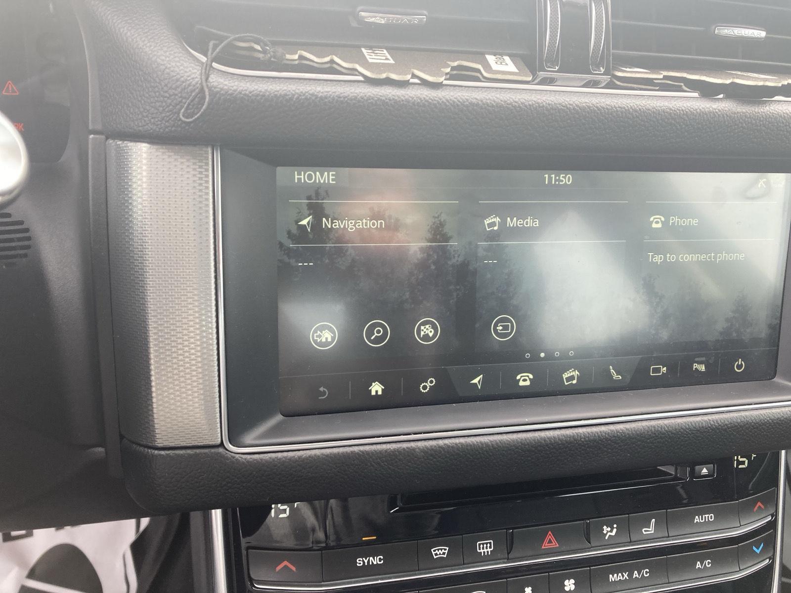 2020 Jaguar XF Prestige - Photo 15