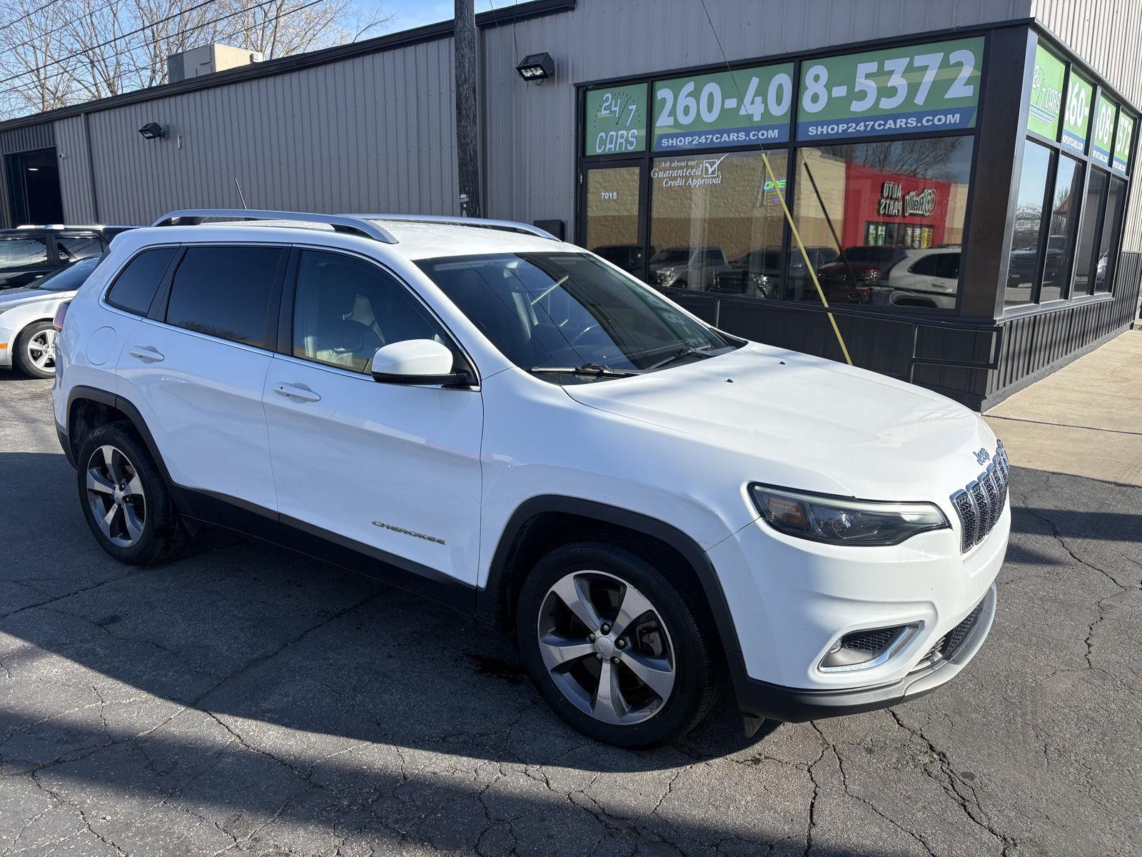 View vehicle photo 3