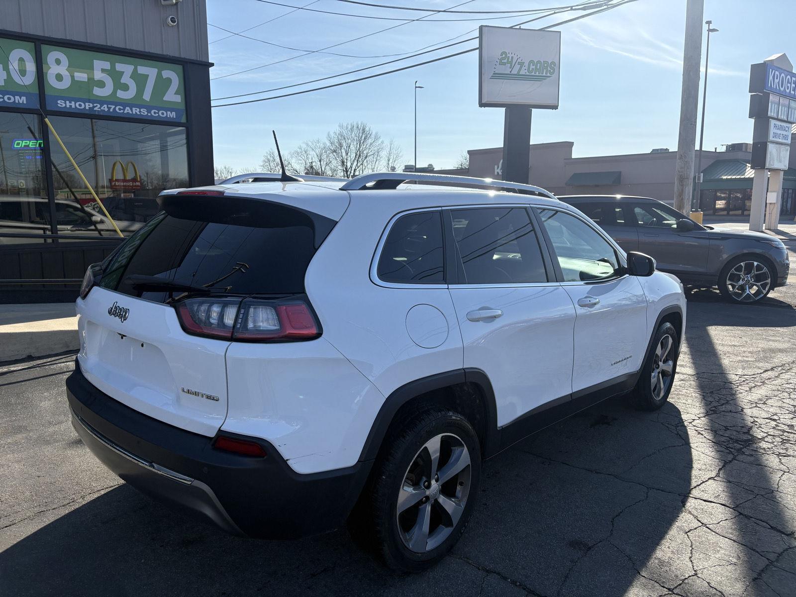 View vehicle photo 4