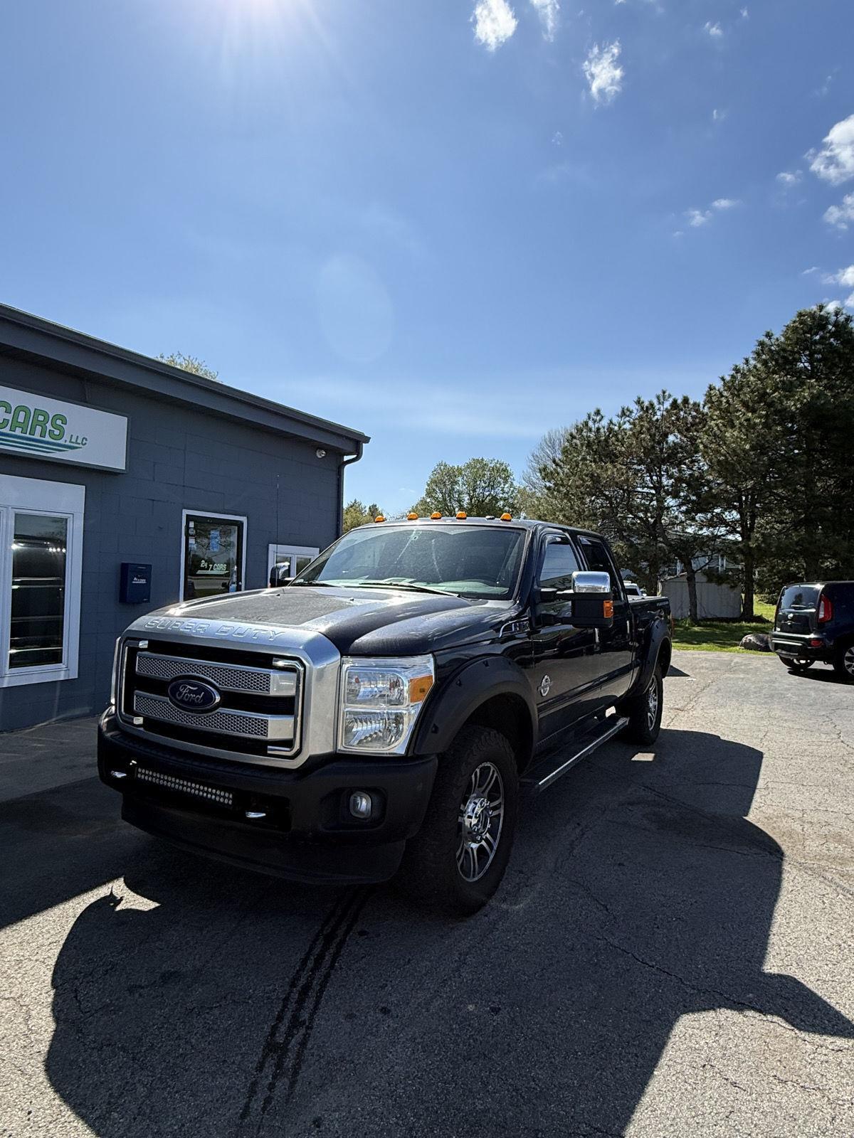 Tuxedo Black Metallic 2015 Ford F-350 Super Duty Lariat Crew Cab 4WD Pickup Truck Four-Wheel Drive 6-Speed Automatic