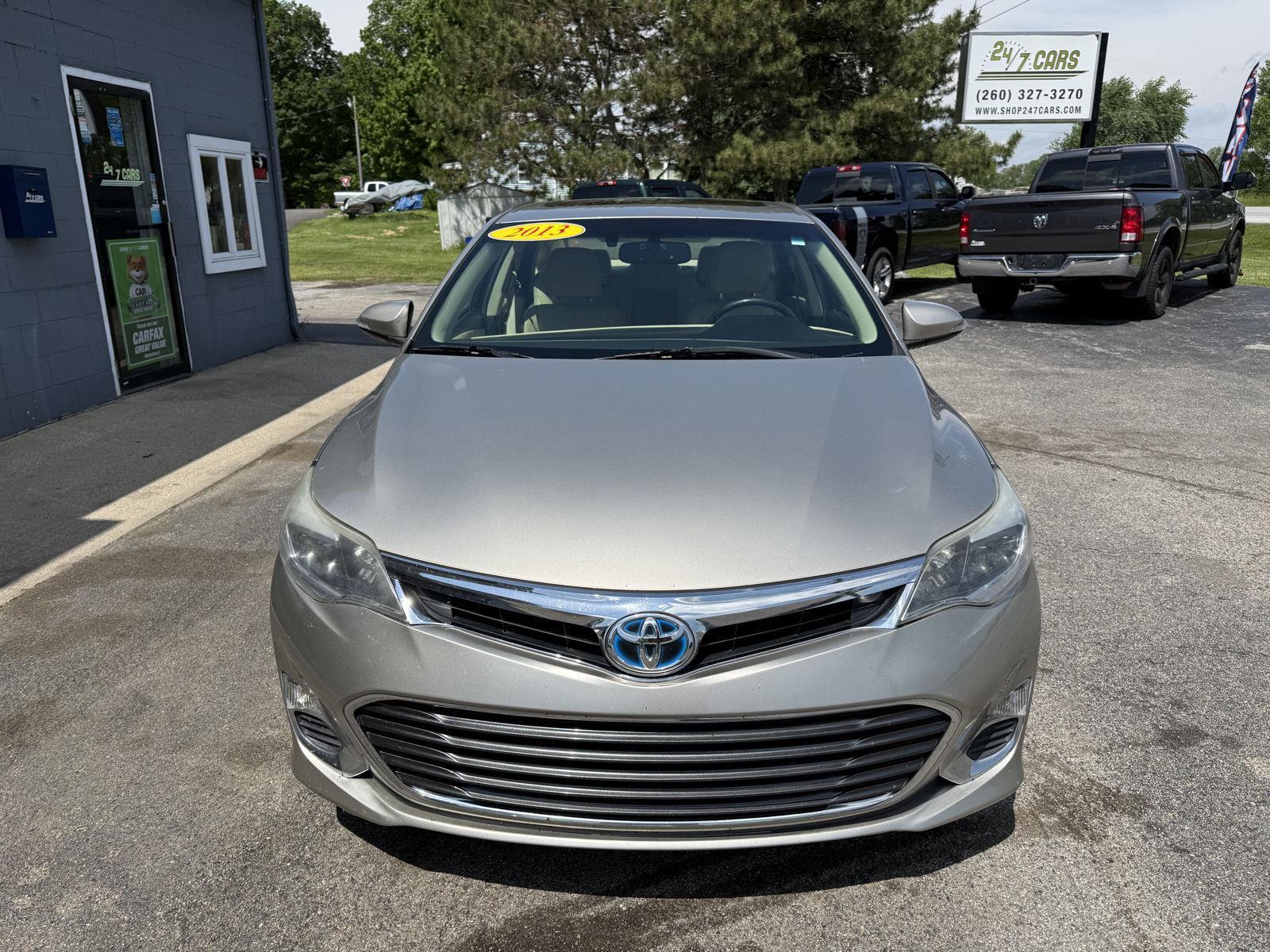 2013 Toyota Avalon XLE Premium Hybrid's photo
