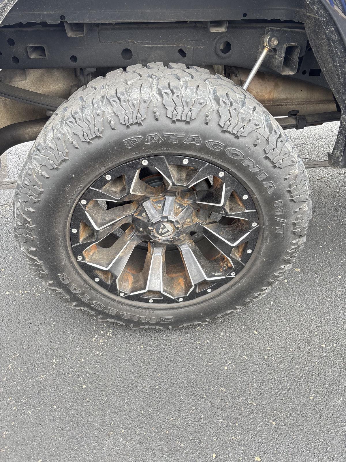 View vehicle photo 5