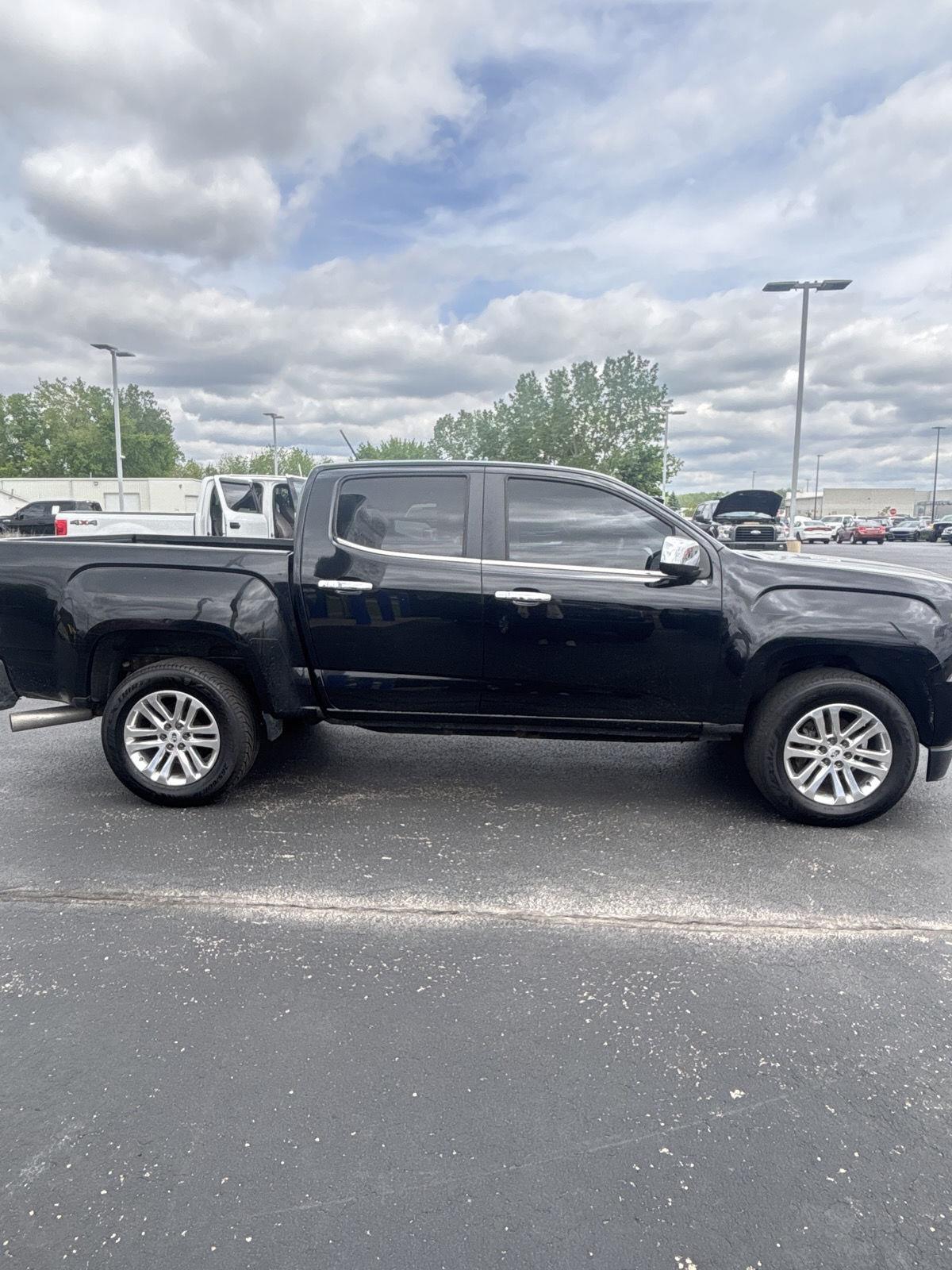 View vehicle photo 3