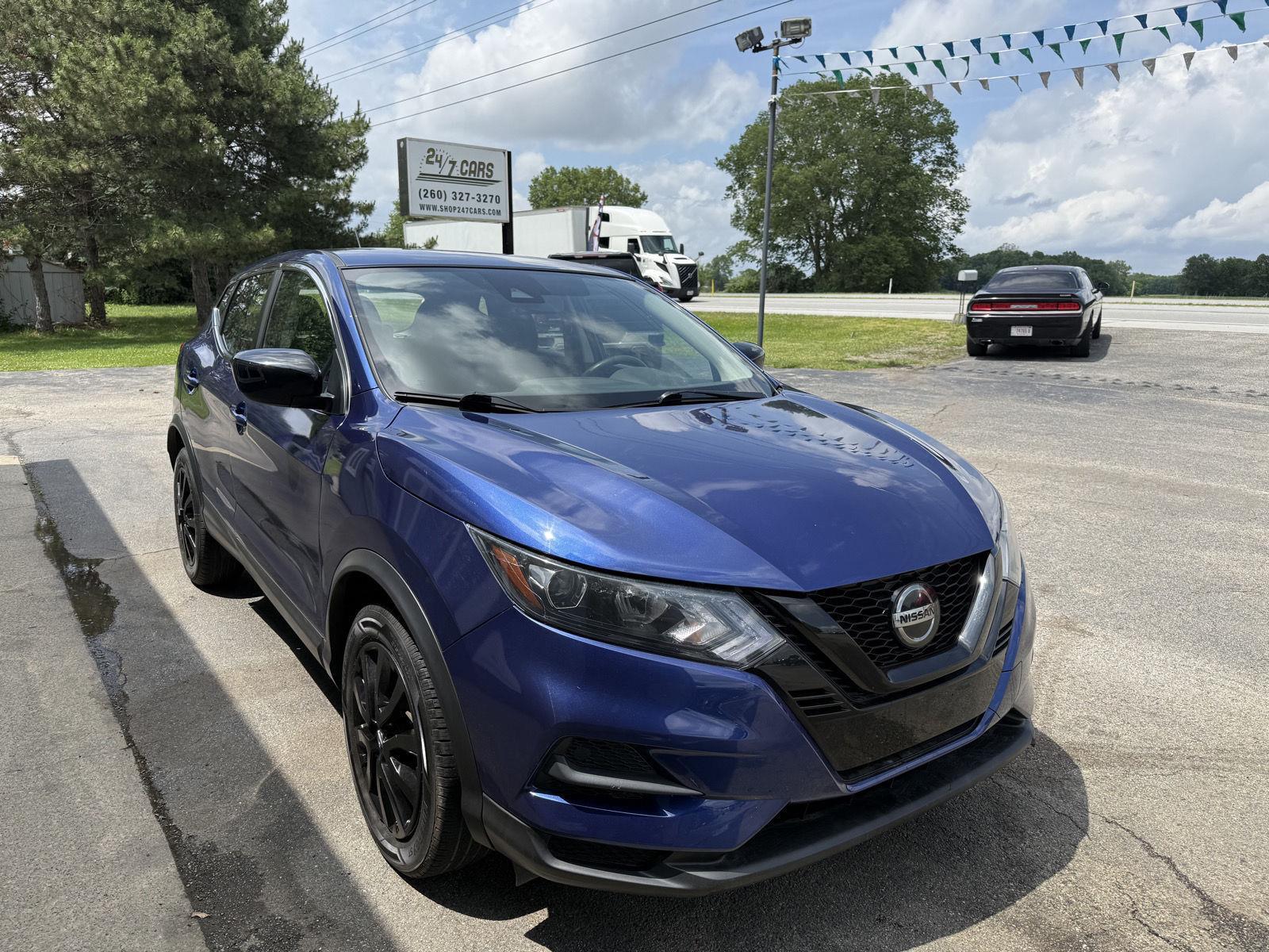 View vehicle photo 3