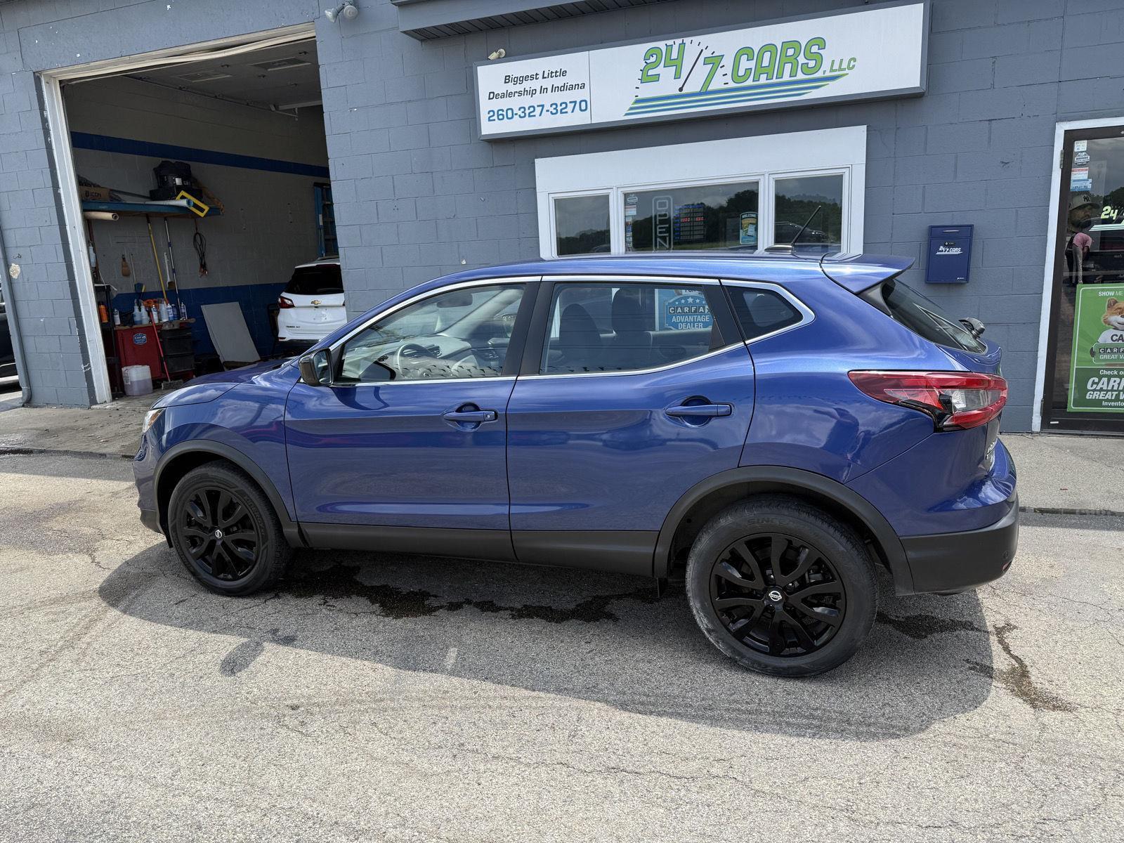 View vehicle photo 7