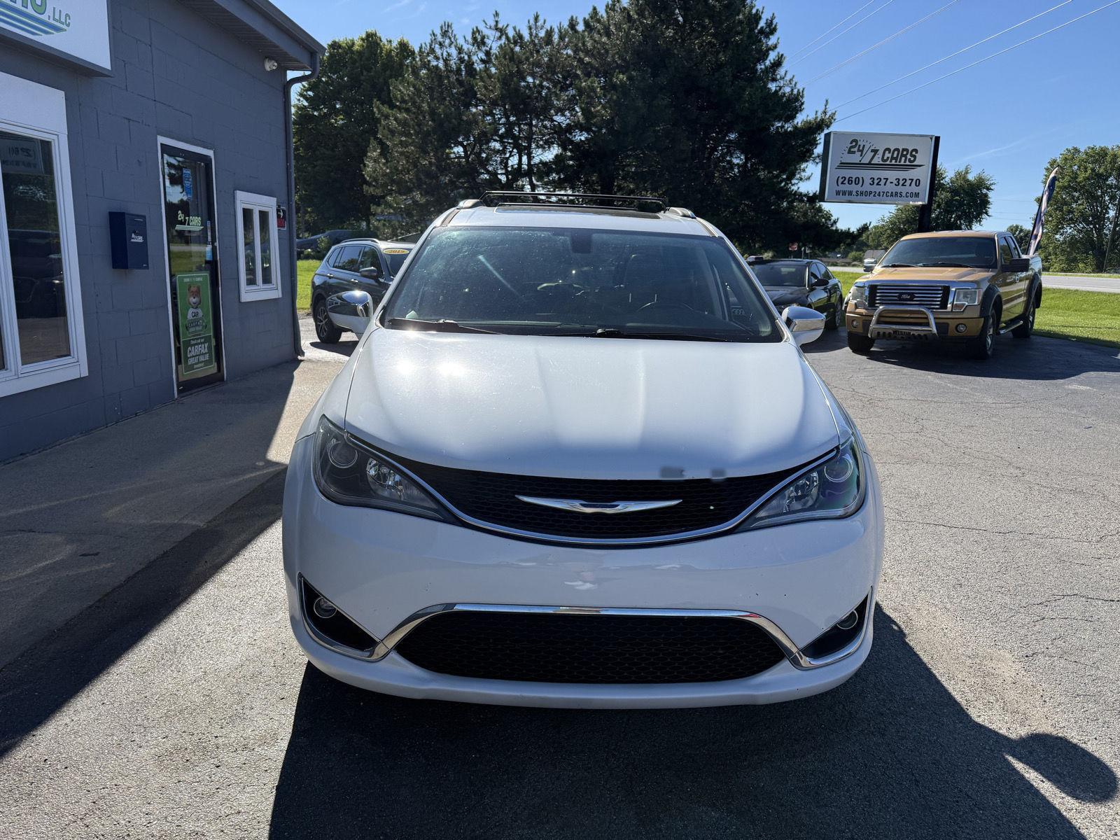 View vehicle photo 5