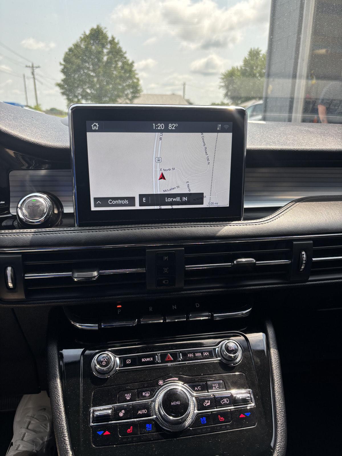 View vehicle photo 3