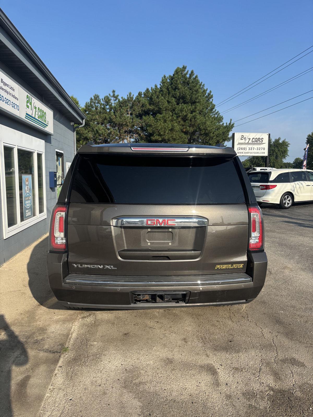 View vehicle photo 7