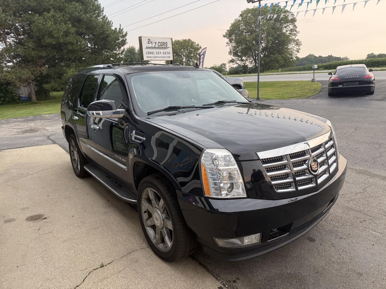 View vehicle photo 5