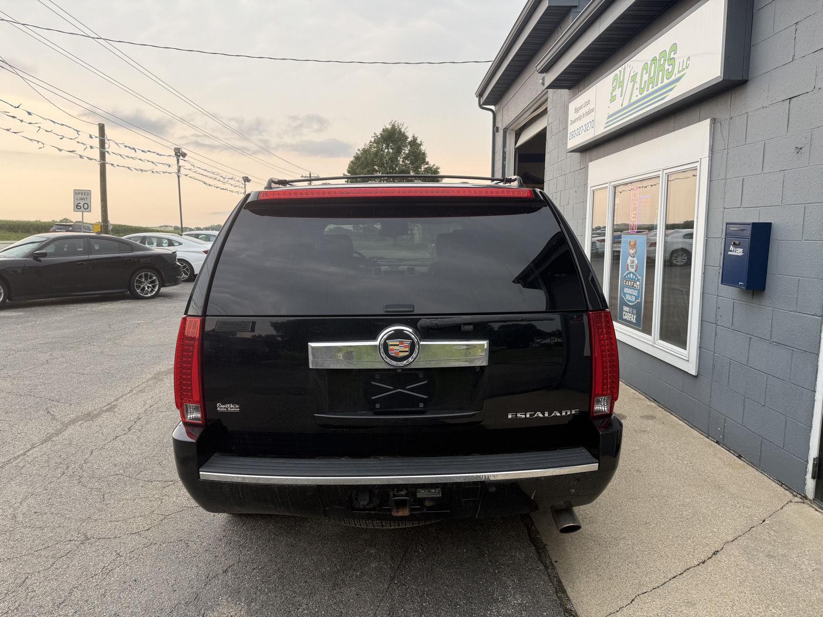 View vehicle photo 7