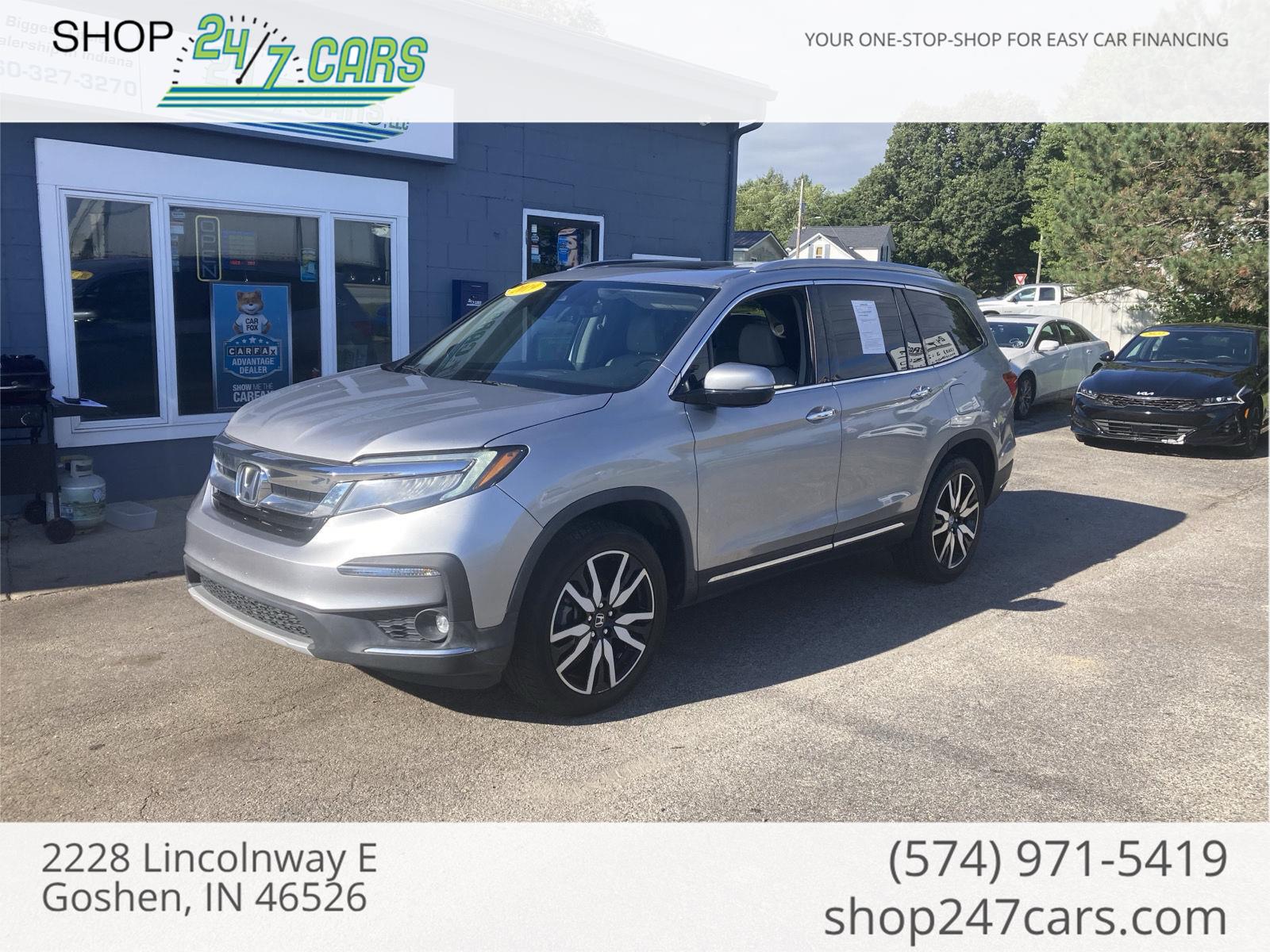 2019 Honda Pilot Touring AWD with Rear Captain's Chairs