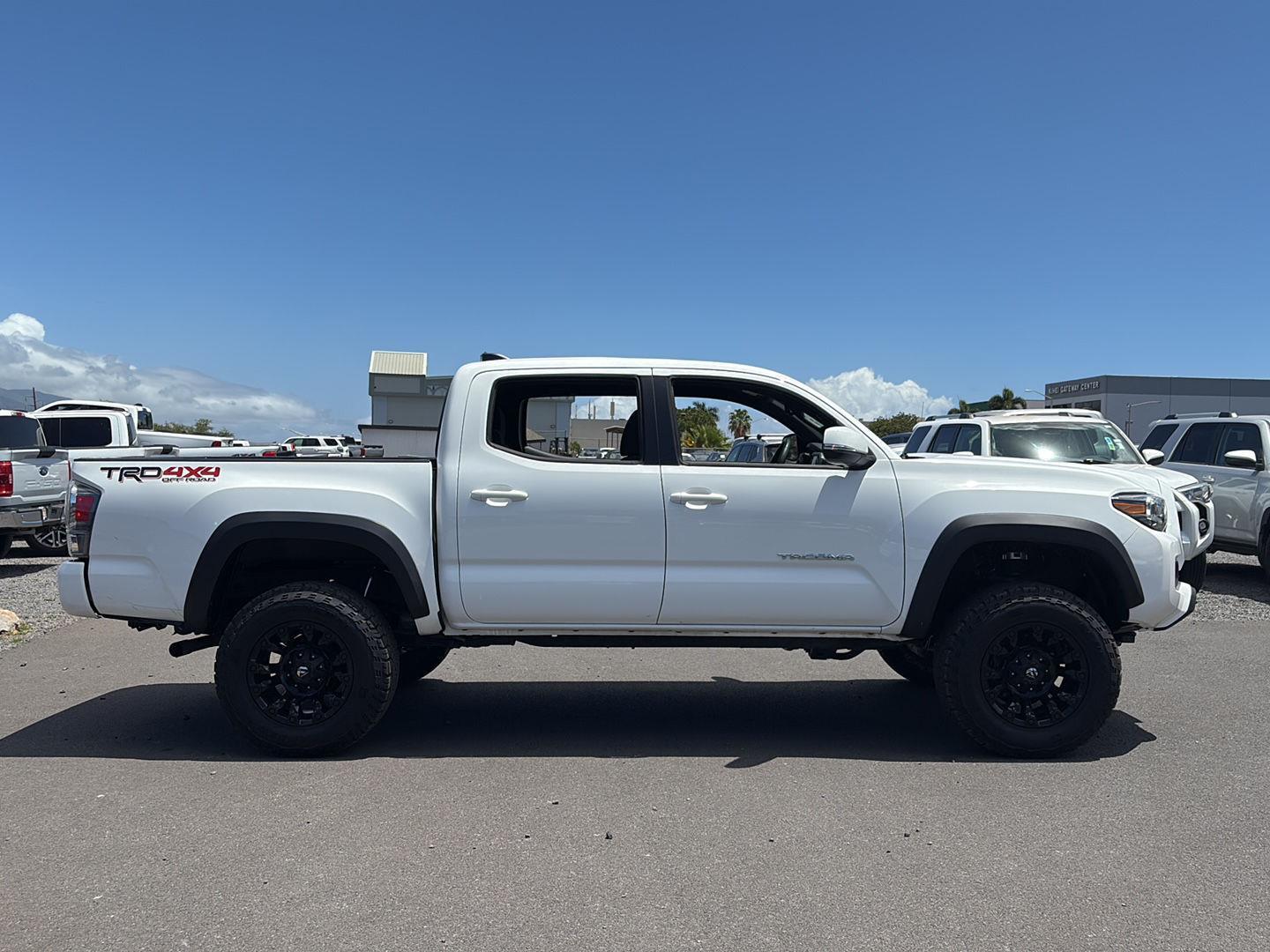 Kar Mart Maui