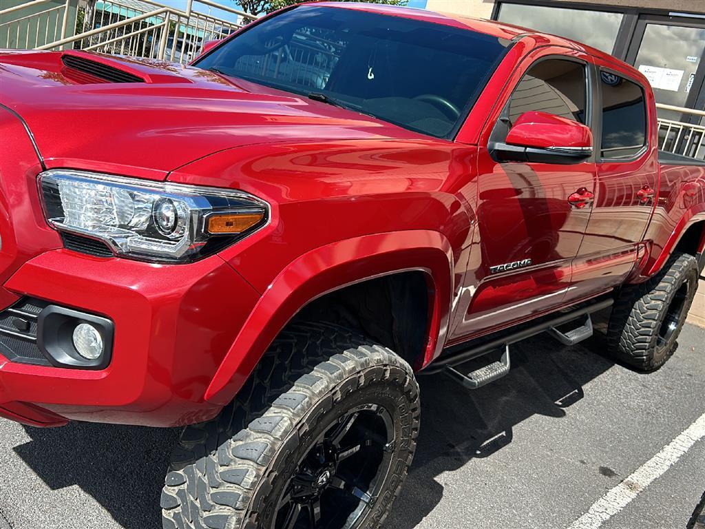 Used 2021 Toyota Tacoma TRD Sport with VIN 5TFDZ5BN2MX068021 for sale in Kihei, HI