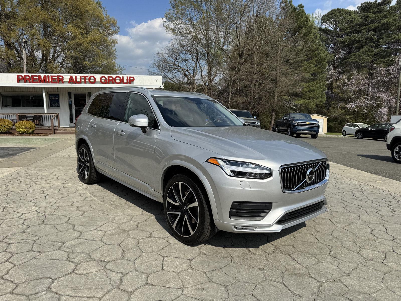 2022 Volvo XC90 T6 Momentum 7-Passenger AWD
