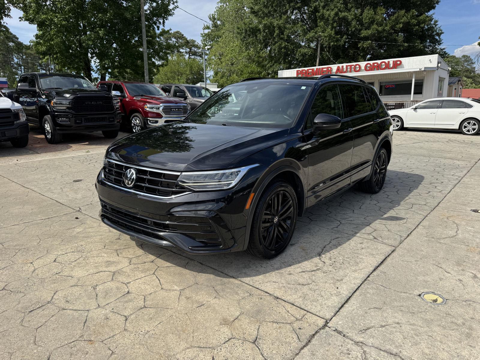 Deep Black Pearl 2022 Volkswagen Tiguan SUV / Crossover All-Wheel Drive Automatic