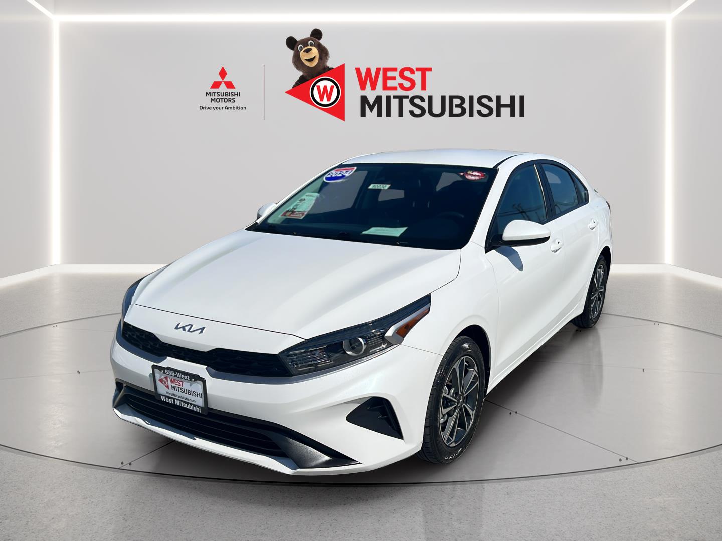 Snow White Pearl 2024 Kia Forte Sedan Front-Wheel Drive Continuously Variable Transmission