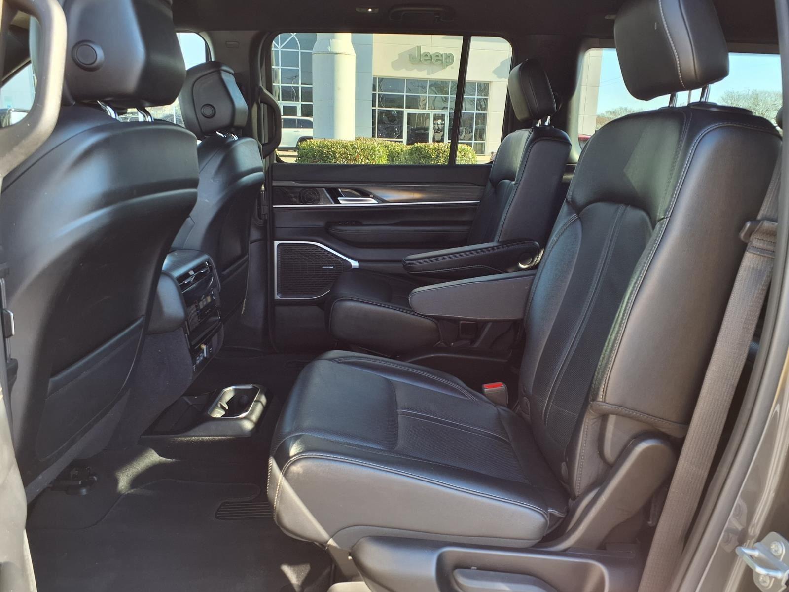 Used 2024 Baltic Gray Metallic Clearcoat Jeep Series III image 22
