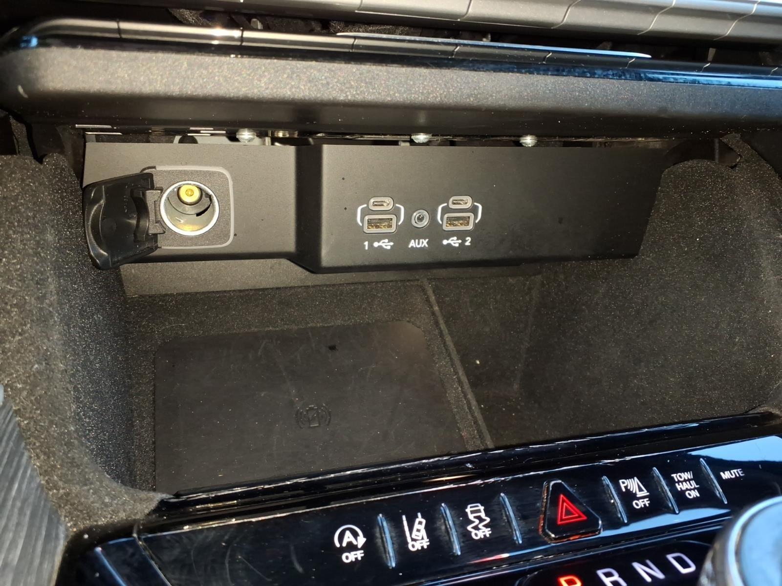 Used 2024 Baltic Gray Metallic Clearcoat Jeep Series III image 26