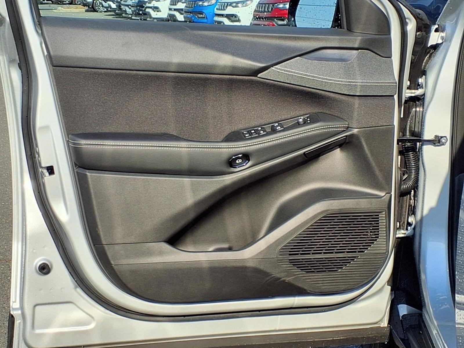 New 2026 Silver Zynith Clearcoat Jeep Laredo image 28