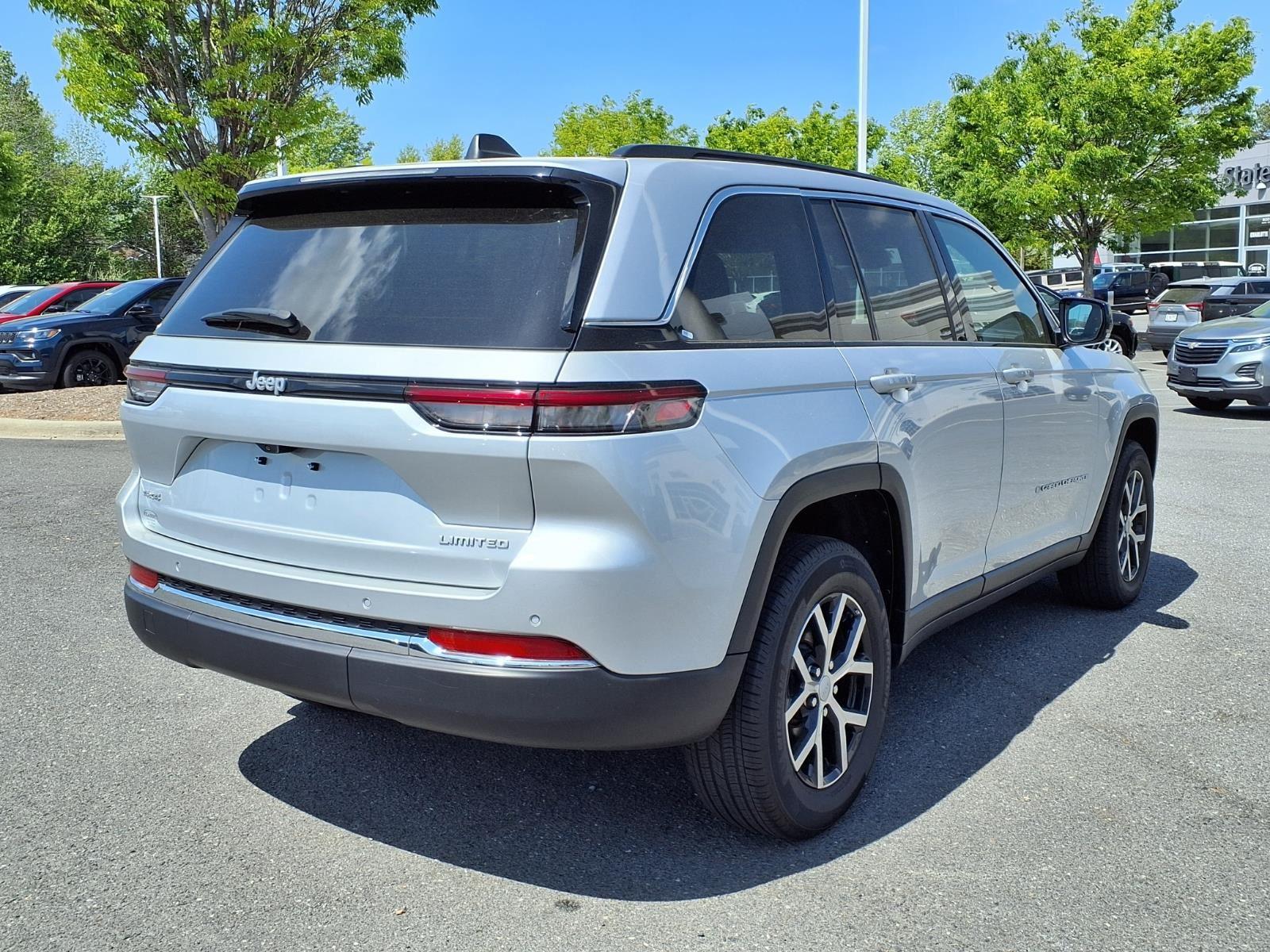 View vehicle photo 2