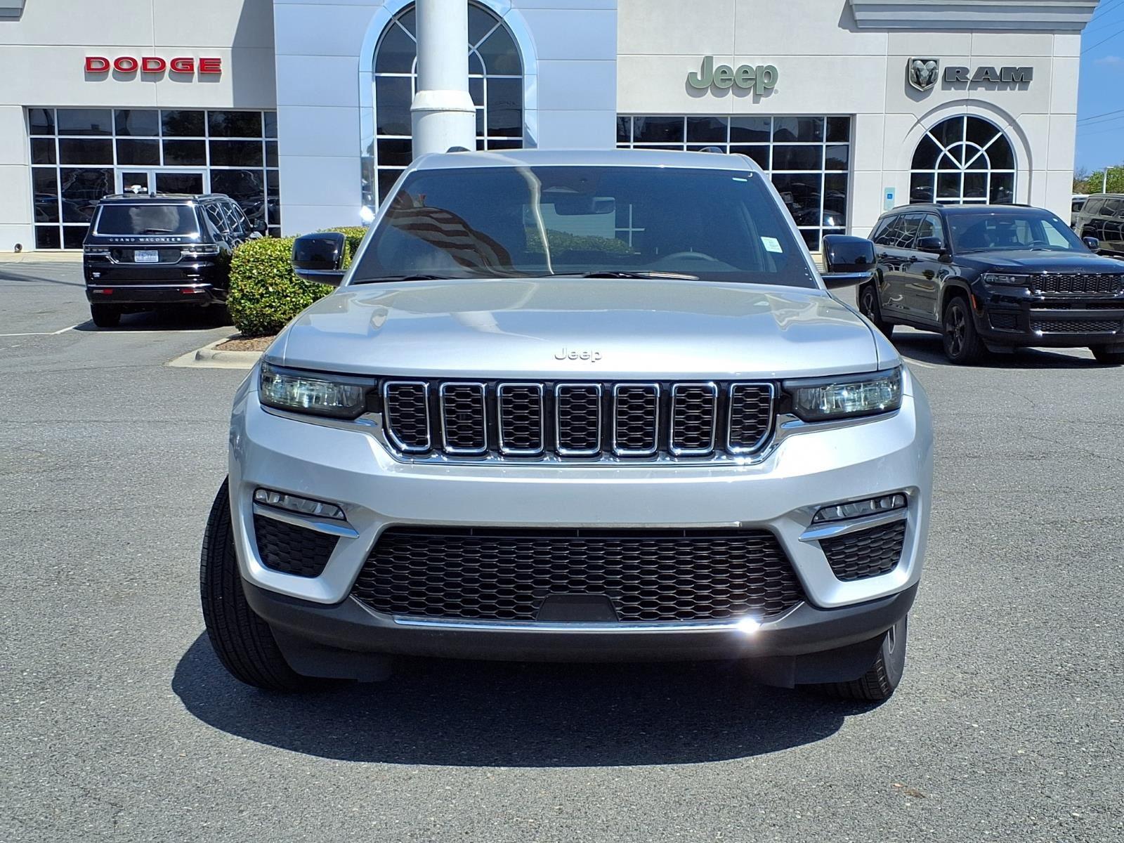 View vehicle photo 7