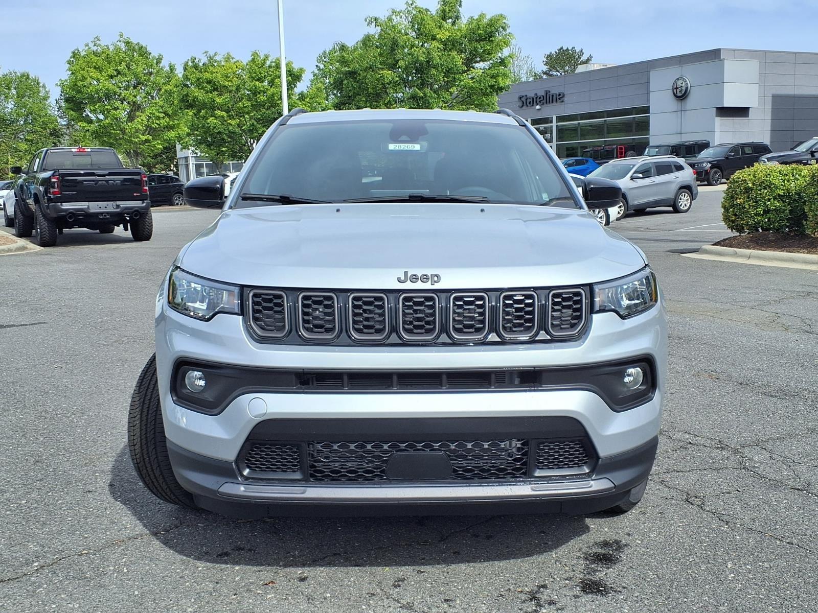New 2026 Silver Zynith Metallic Clearcoat Jeep Latitude Altitude image 7