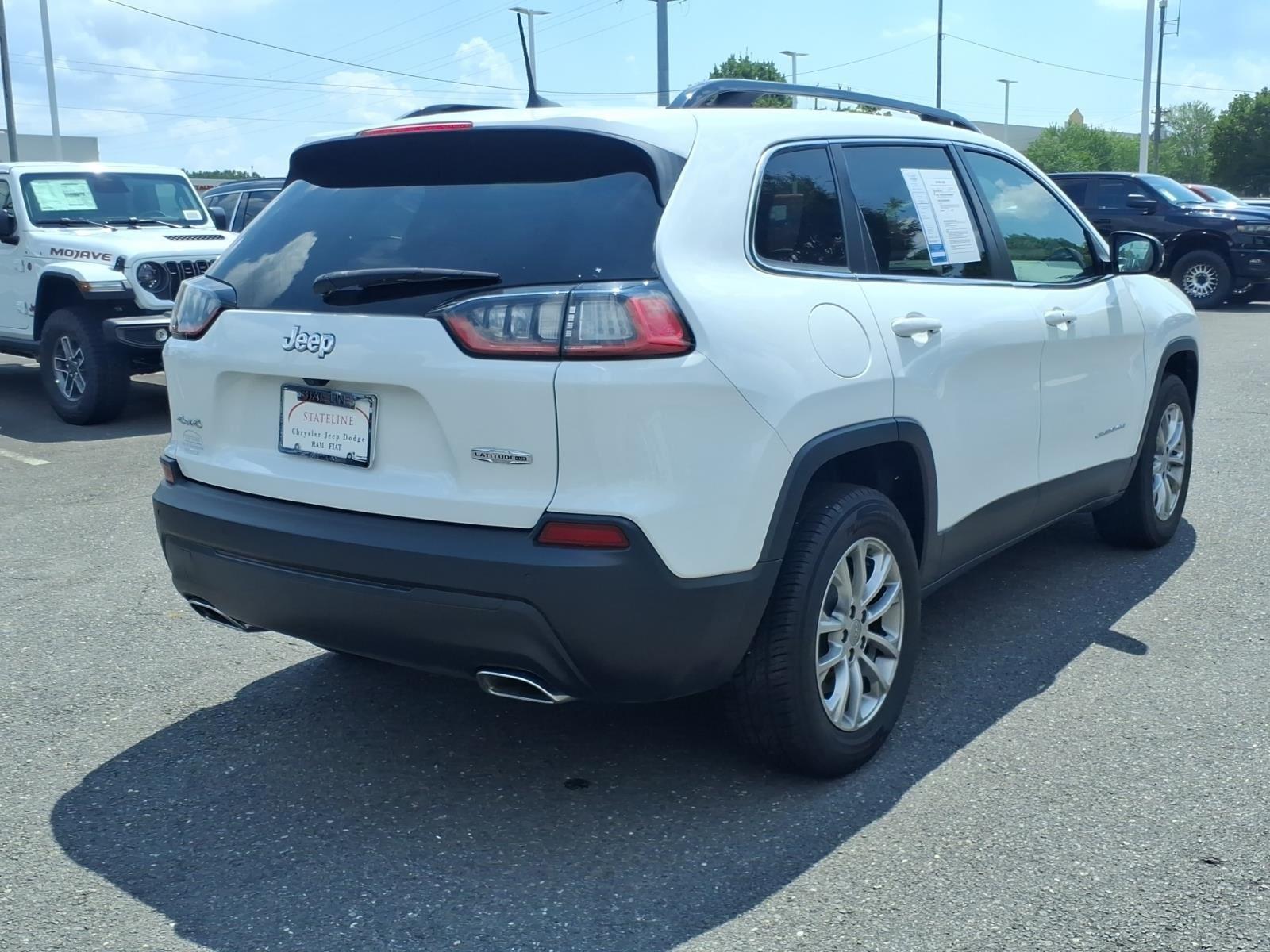 Used 2022 Bright White Clearcoat Jeep Latitude Lux image 2