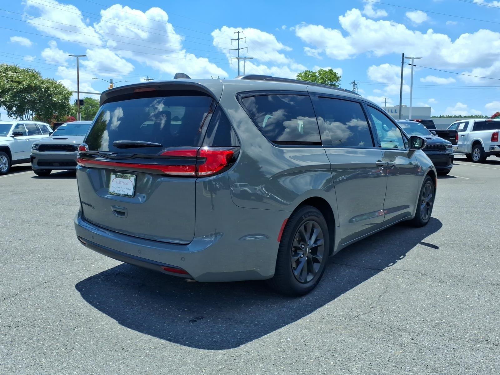 View vehicle photo 2