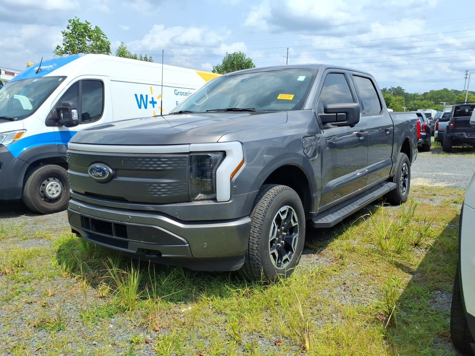 2023 Ford F-150 Lightning XLT SuperCrew AWD