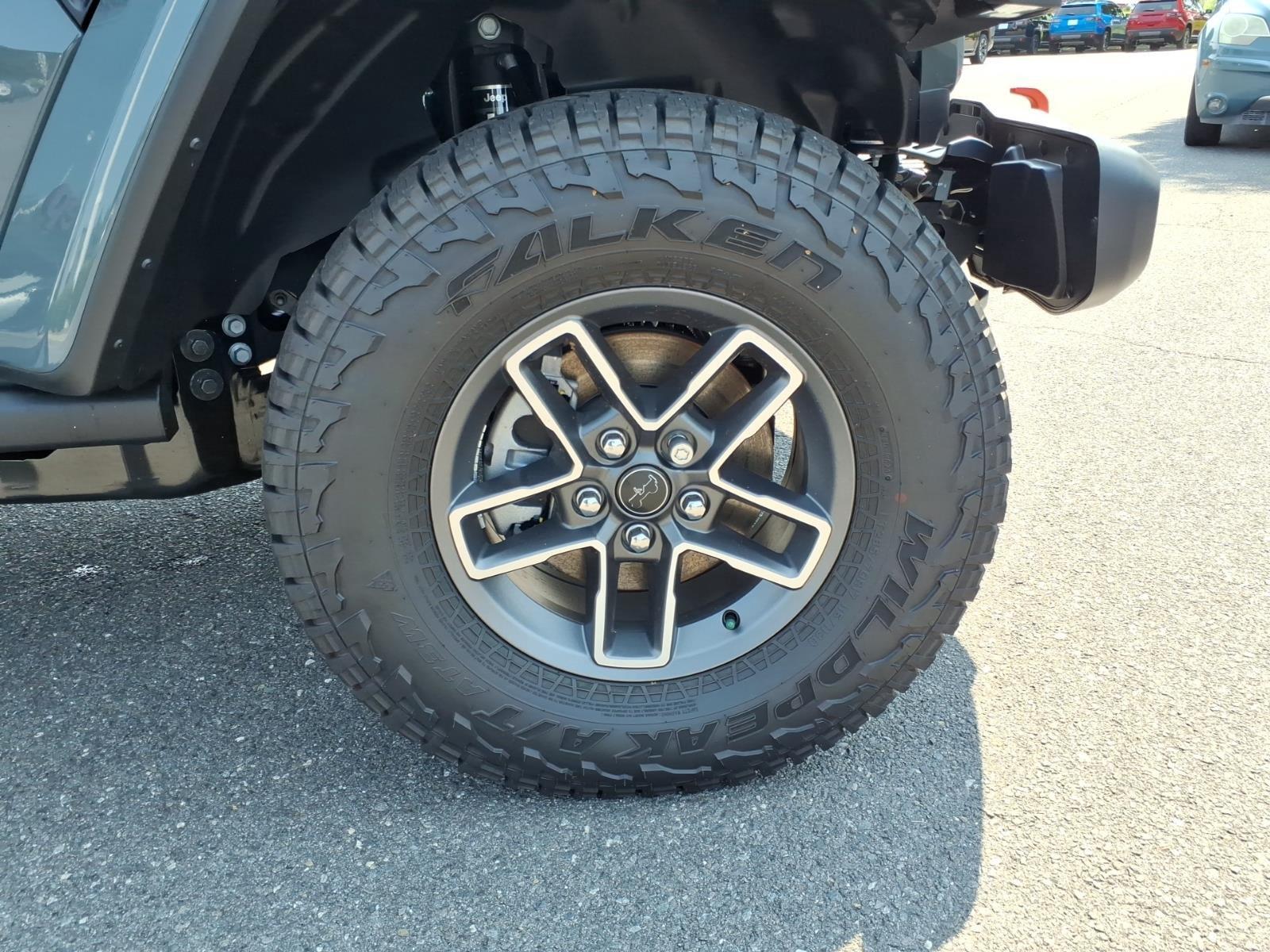 New 2026 Anvil Clearcoat Jeep Mojave image 15