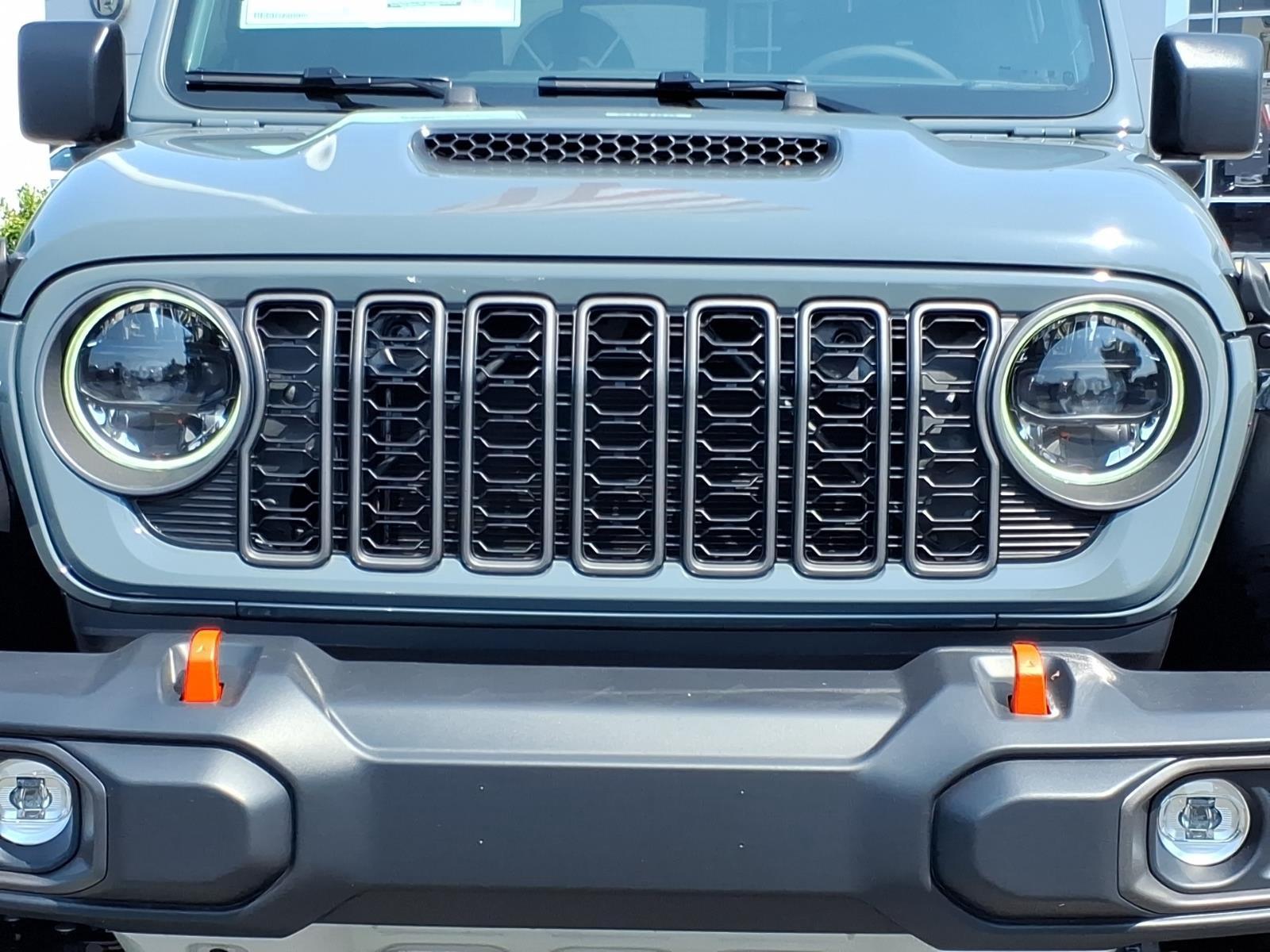 New 2026 Anvil Clearcoat Jeep Mojave image 17