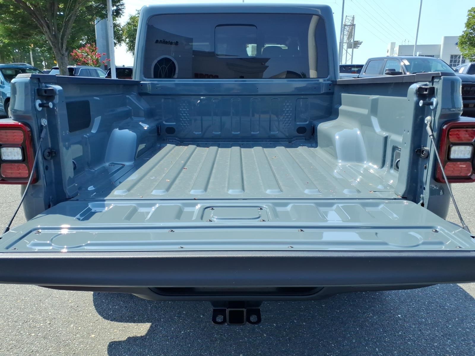 New 2026 Anvil Clearcoat Jeep Mojave image 31