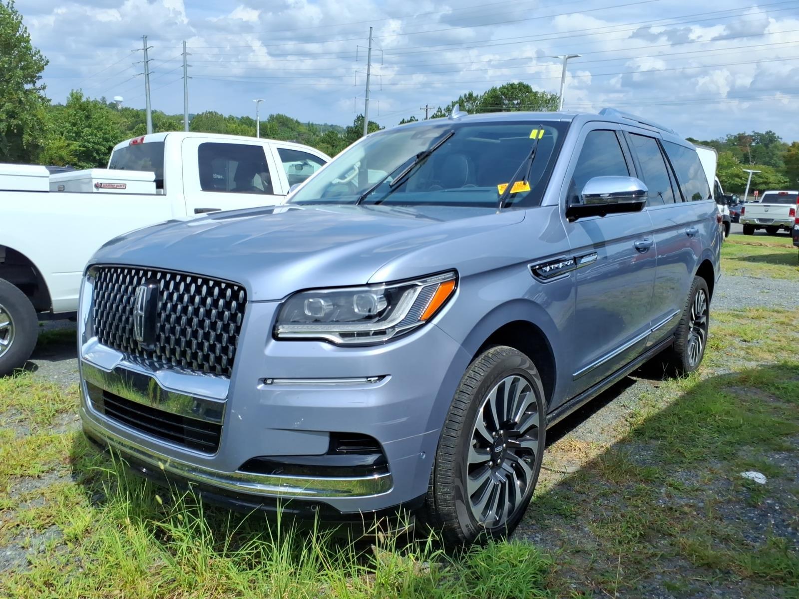 Chroma Crystal Blue Metallic Premium Colorant 2023 Lincoln Navigator SUV / Crossover Four-Wheel Drive Automatic