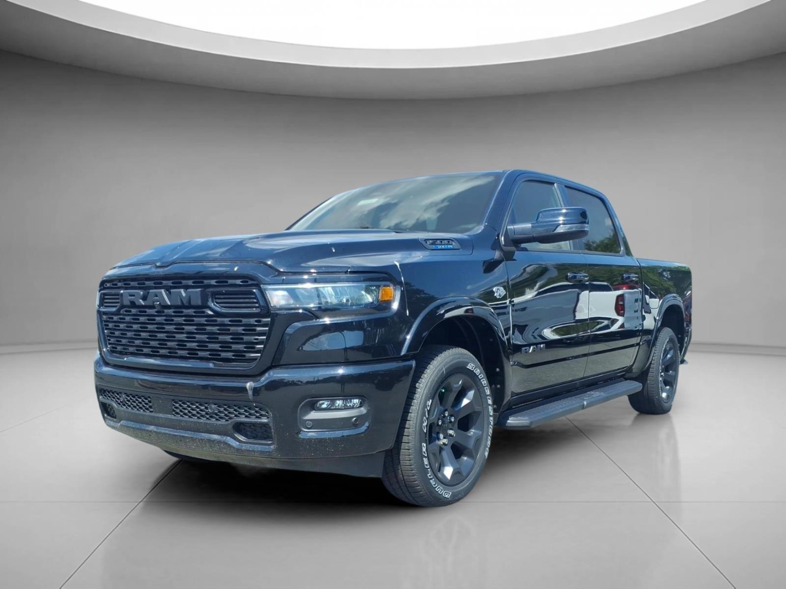 Diamond Black Crystal Pearlcoat 2026 RAM 1500 Pickup Truck Four-Wheel Drive 8-Speed Automatic