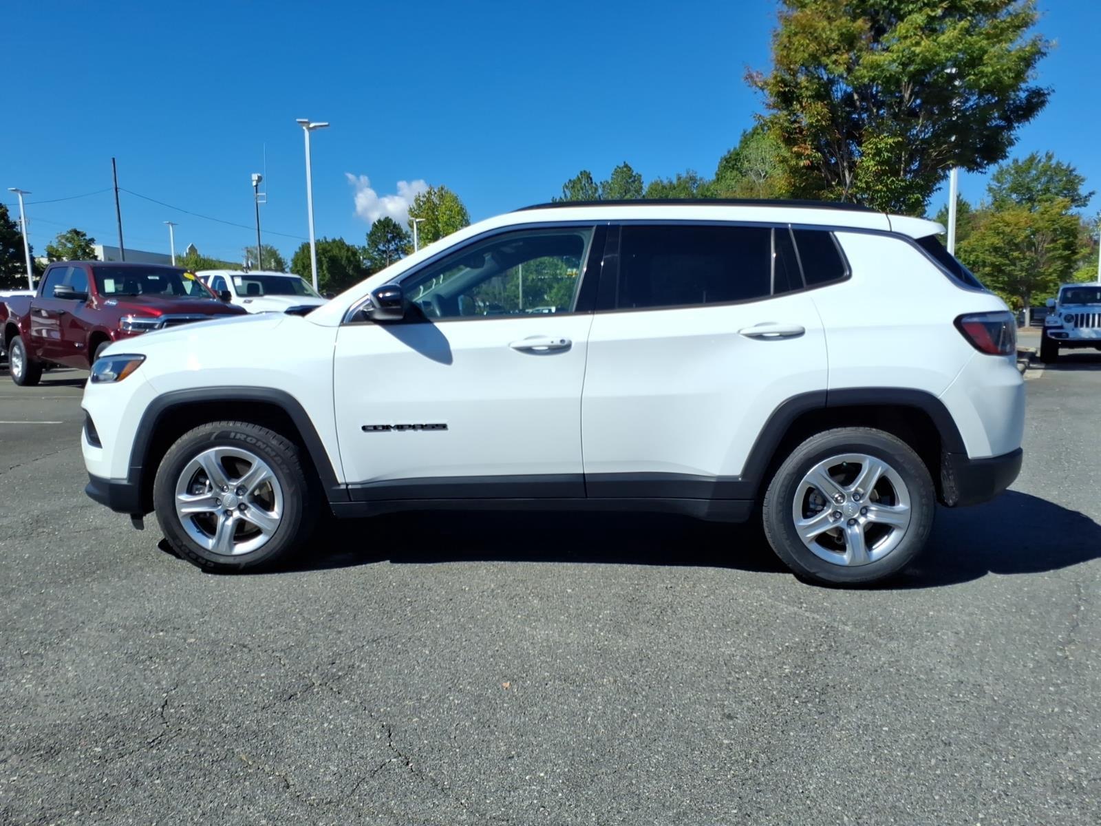 Used 2024 Bright White Clearcoat Jeep Latitude image 3
