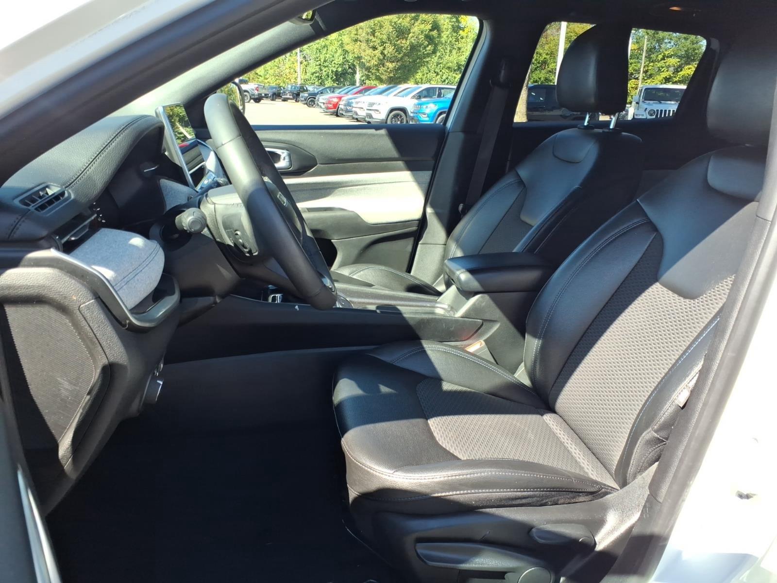 Used 2024 Bright White Clearcoat Jeep Latitude image 17