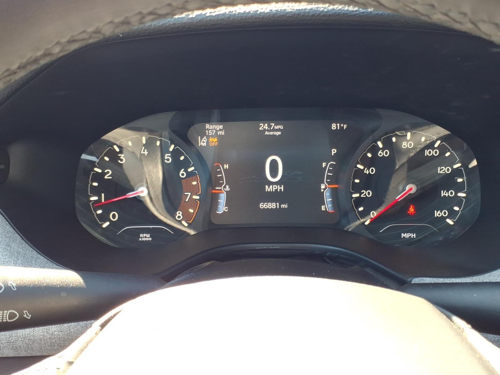 Used 2024 Bright White Clearcoat Jeep Latitude image 22