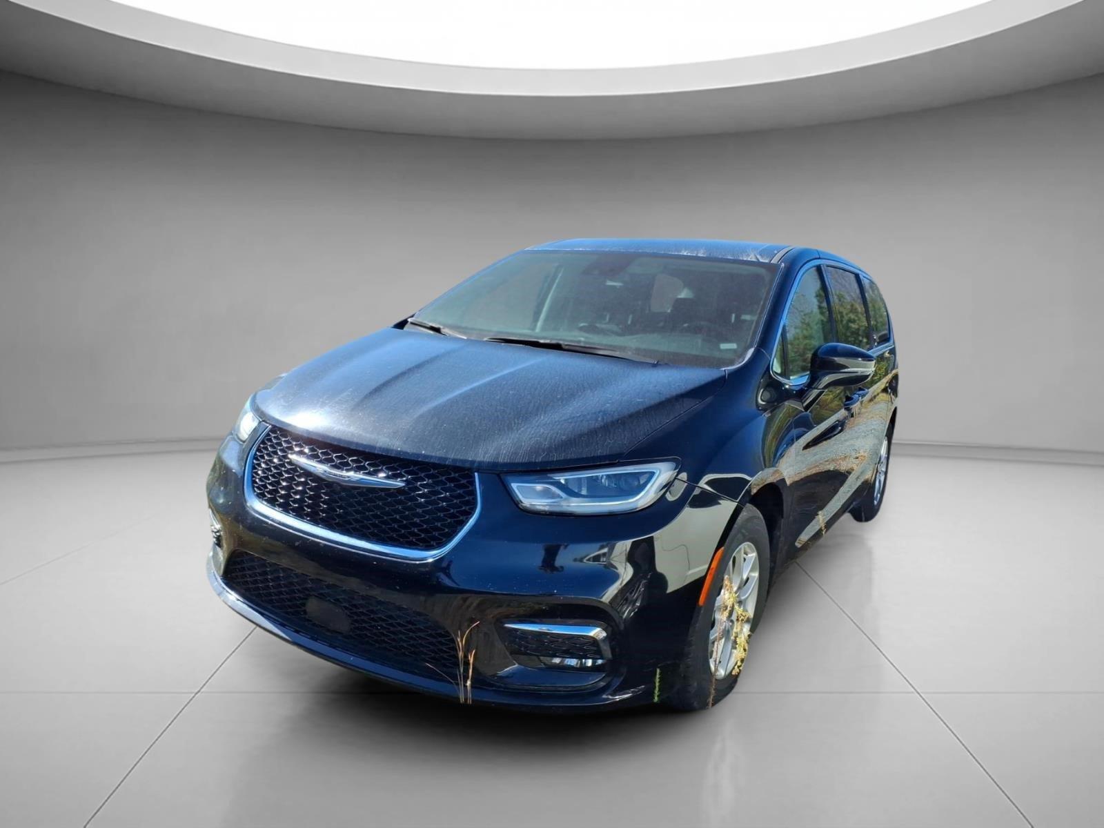 Diamond Black Crystal Pearlcoat 2024 Chrysler Pacifica Minivan Front-Wheel Drive 9-Speed Automatic